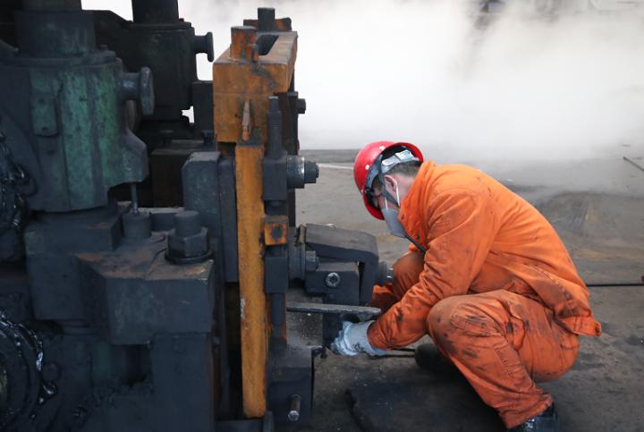 <b>【萬眾一心 阻擊疫情】寧夏鋼鐵集團(tuán)疫情防控安全生產(chǎn)兩手抓兩不誤</b>